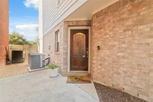 1807 Stacy Crest, Houston, TX 77008 - Photo 2