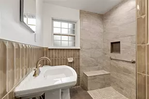 1422 Hewitt Dr, Houston, TX 77018 - Photo 8