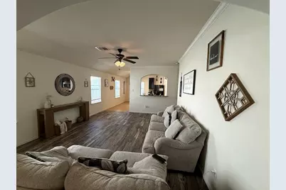 10122 Mariposa Stream Court, Houston, TX 77044 - Photo 4
