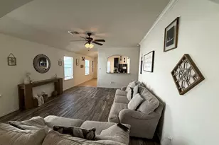 10122 Mariposa Stream Ct, Houston, TX 77044 - Photo 4