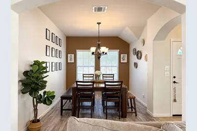 10122 Mariposa Stream Court, Houston, TX 77044 - Photo 6