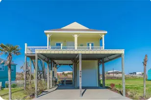 956 S Monkhouse Dr, Port Bolivar, TX 77650 - Photo 1