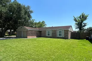 1602 Dixie Hollow St, Pearland, TX 77581 - Photo 2