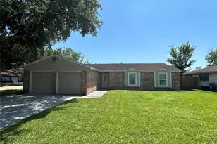 1602 Dixie Hollow St, Pearland, TX 77581 - Photo 1