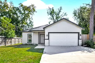 2609 Boss St, La Marque, TX 77568 - Photo 2