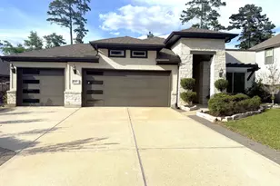 240 Scarlet Maple Wy, Conroe, TX 77318 - Photo 1