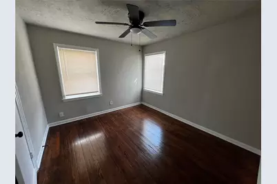 5815 Southseas Street, Houston, TX 77033 - Photo 6