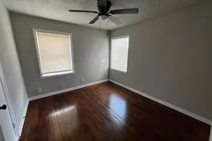 5815 Southseas St, Houston, TX 77033 - Photo 6