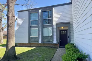 10168 Beekman Pl Dr, Houston, TX 77043 - Photo 2