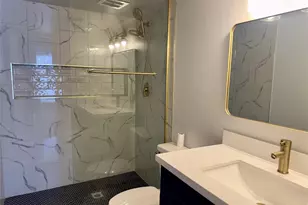 10168 Beekman Pl Dr, Houston, TX 77043 - Photo 12