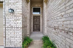 2023 Katalonia Ln, Fresno, TX 77545 - Photo 2
