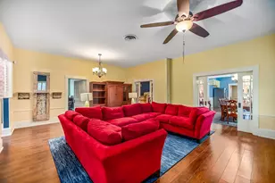 407 Robinson St, Edna, TX 77957 - Photo 8