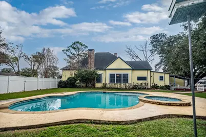 407 Robinson Street, Edna, TX 77957 - Photo 32