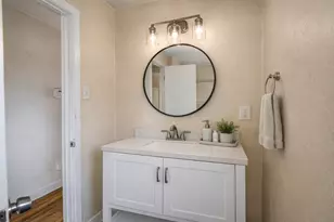 1410 Caplin St, Houston, TX 77022 - Photo 16