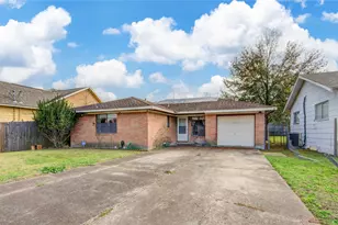 1410 Caplin St, Houston, TX 77022 - Photo 2