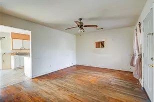 1410 Caplin St, Houston, TX 77022 - Photo 6