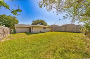 12938 S Coast Dr, Houston, TX 77047 - Photo 6