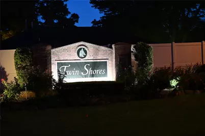 10053 W Twin Shore Drive, Willis, TX 77318 - Photo 2