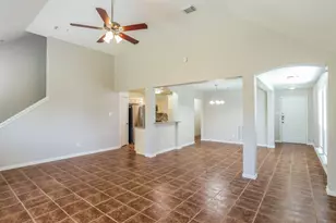 8238 Fuqua Gardens Dr, Houston, TX 77075 - Photo 4