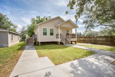 1125 Lake Road, La Marque, TX 77568 - Photo 2