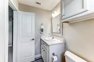 1325 W 24th St, Houston, TX 77008 - Photo 8