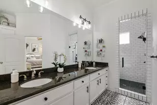 933 W 17th St, Houston, TX 77008 - Photo 12