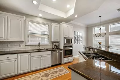 933 W 17th Street, Houston, TX 77008 - Photo 8