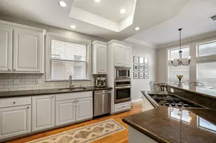 933 W 17th St, Houston, TX 77008 - Photo 8