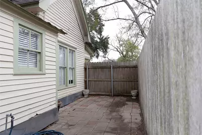 402 Alamo Street, El Campo, TX 77437 - Photo 18