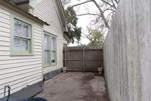 402 Alamo St, El Campo, TX 77437 - Photo 18