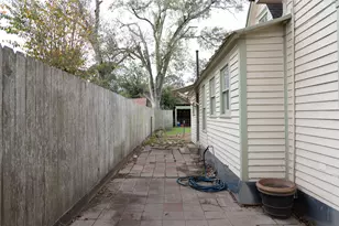 402 Alamo St, El Campo, TX 77437 - Photo 28