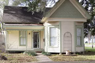 402 Alamo St, El Campo, TX 77437 - Photo 2