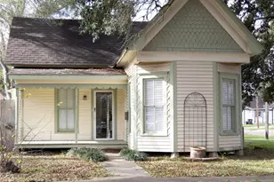 402 Alamo St, El Campo, TX 77437 - Photo 2