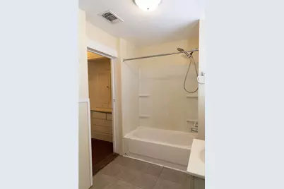 402 Alamo Street, El Campo, TX 77437 - Photo 12