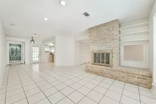 807 Stadium Cir, Friendswood, TX 77546 - Photo 6