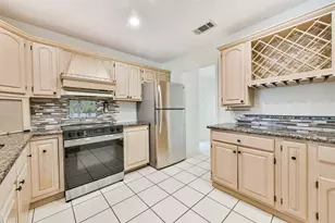 807 Stadium Cir, Friendswood, TX 77546 - Photo 12
