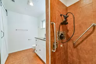 807 Stadium Cir, Friendswood, TX 77546 - Photo 20