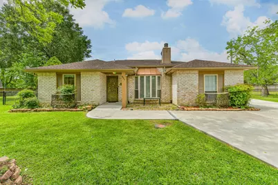 807 Stadium Circle, Friendswood, TX 77546 - Photo 1