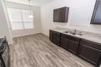 5 Catalina Court, Manvel, TX 77578 - Photo 2