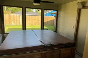 913 Cannan Dr, Angleton, TX 77515 - Photo 12