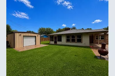 913 Cannan Drive, Angleton, TX 77515 - Photo 4
