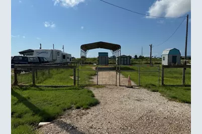 201 Curlew Street, Bay City, TX 77414 - Photo 2