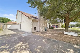 6122 Gallant Forest Dr, Houston, TX 77088 - Photo 2