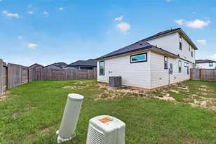 1439 Terry Roberts Dr, Angleton, TX 77515 - Photo 42