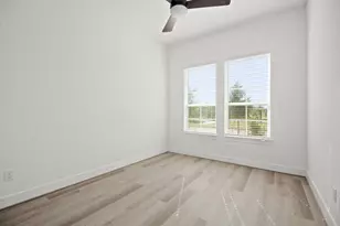 1801 S Wildflower Dr, Deer Park, TX 77536 - Photo 16