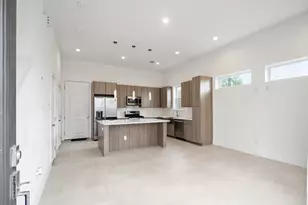 594 Janisch Rd, Houston, TX 77018 - Photo 4