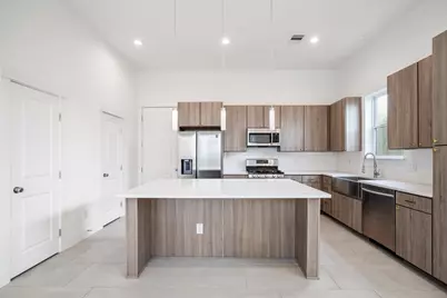 594 Janisch Road, Houston, TX 77018 - Photo 6