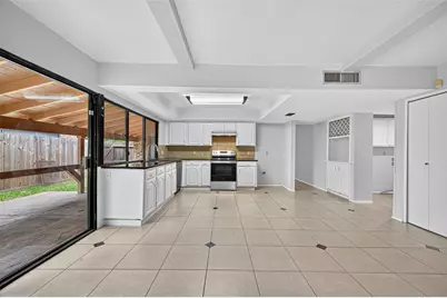 15815 Ironside Creek, Houston, TX 77053 - Photo 20