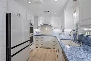 208 Coconut St, Tiki Island, TX 77554 - Photo 10