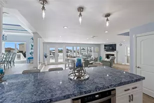 208 Coconut St, Tiki Island, TX 77554 - Photo 8